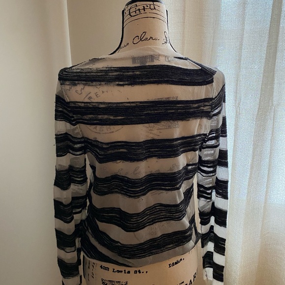 The Limited-Women’s Top - Picture 2 of 3